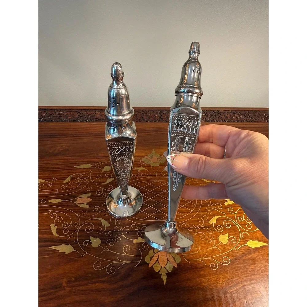 Vintage Towle Etched Floral Salt & Pepper Shakers‎